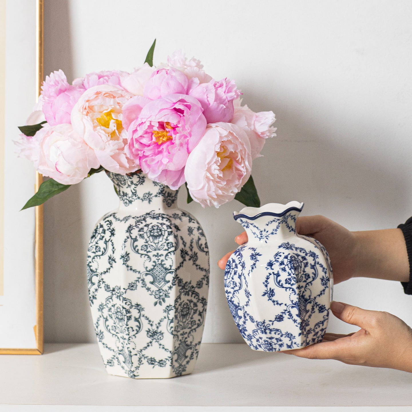 Blue and white porcelain vase